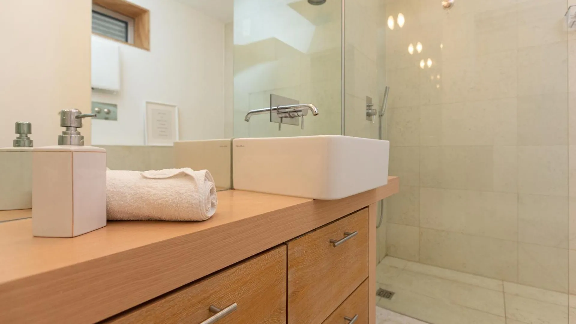 White And Brown Exclusive Loft With Terrace - Free Parking - M2 Station Apartment Milan Italy